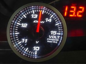 【東京】生産完了 Defi RacerGauge 電圧計 φ52 白 DF07006（レーサーゲージ）