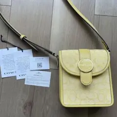 COACH コーチ　ショルダーバッグ　モノグラム　イエロー