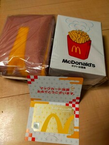 マクドナルド　2024福袋　金のマックカードと景品４点