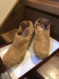 ◆5回未満の着用◆アメリカ正規店購入！UGG【アグ】美　プラットフォームサボ 23cm 美脚効果