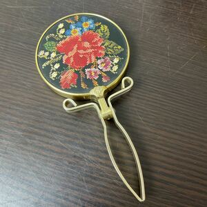 △古い薔薇柄　折り畳み鏡　置型　手持ち　中古品　18cm