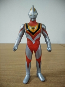 ウルトラマン フィギュア　ソフビ　円谷プロ　バンダイ2001　ウルトラマンガイア 