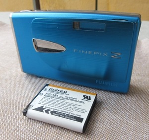 ☆クリックポスト￥185☆FUJIFILM 富士フィルム FINEPIX Z20 fd ブルー バッテリー付き ファインピックス デジタルカメラ シルバー