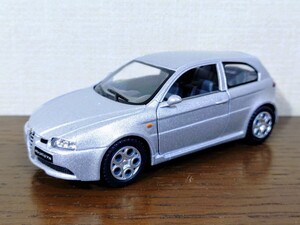 Kinsmart 1/32 Alfa 147 GTA ミニカー アルファロメオ キンスマート プルバックカー シルバー