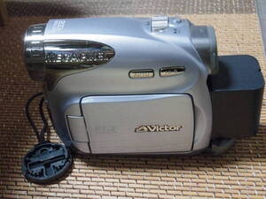 ビデオカメラVictor・JVC GR-D650-A