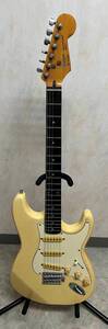 ●Squire フェンダー　STRATCASTER エレキギター