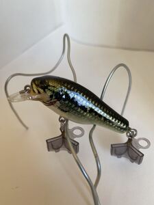 廃盤 オールド バグリー バス bass シャッド 6cm クランク バス 管釣り トラウト バルサ メバル　チヌ 釣り ミノー バスカラー