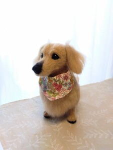 羊毛フェルト　ミニチュアダックスちゃん　犬　ハンドメイド　ミニサイズ　送料無料　新品　プレゼント　癒し