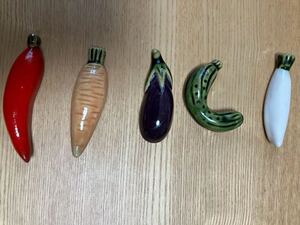 メ4242 アンティーク　野菜の箸置き陶器　落款入り5個セット