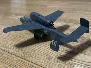 完成品 ハセガワ 1/48スケール　ハインケルhe162 オリジナル塗装