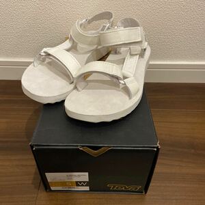 Teva テバ　サンダル　５　白　22.0㎝ 22.5（新品）