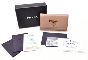 未使用品 PRADA プラダ 【サフィアーノ レザー ロゴ 4連キーケース 1PG004 ピンクベージュ】箱付き