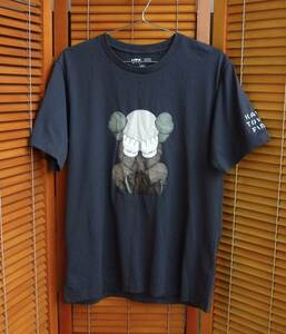 KAWS X UNIQLO ユニクロ×カウズ Tシャツ グレー L 即決あり！