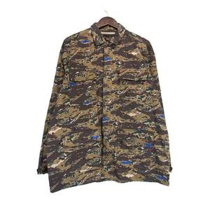 シュプリーム Supreme × アンダーカバー UNDERCOVER 23SS 【 Camo Studded BDU Jacket SP1C4202 】 カモフラ ミリタリー ジャケット 36173