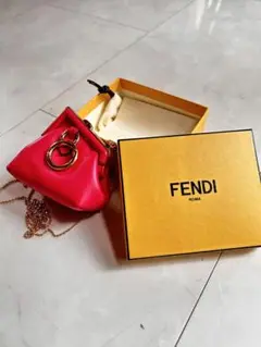 月末限定セール！FENDI フェンディ ファースト ナノチャーム ポシェット