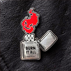 [BROOCH] BURN IT ALL MADE IN HELL 点火 ファイア ZIPPO形 オイルライター デザイン エナメル彩色 メタル ピン ブローチ 【送料無料】