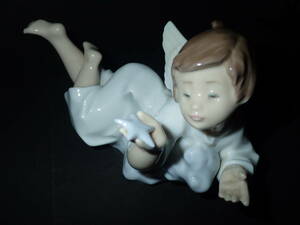 LLADRO リヤドロ 星を持って寝そべった天使 No.5725 置物 インテリア 陶器 高さ約8.1㎝ 天使