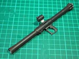 ☆HMV35☆ジャンク★バンダイ MG 1/100 量産型ザクⅡ（Ver.2.0）バズーカ のみ（欠品・塗装あり） ジャンク部品取り 完成品