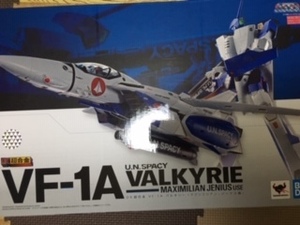 DX超合金 マクロス　VF-1A　 バルキリー 　マクシミリアン・ジーナス機　　新品未開封　　新品未開封　マクシミリアン