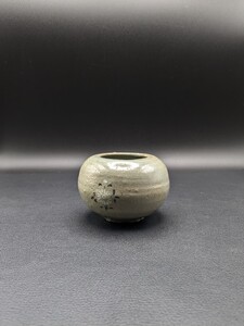 コレクター 所蔵 時代物！保管品【中国 李朝 青磁 菊花紋 小壺】中国美術 古美術 花器 花瓶 壺 陶磁器 骨董 古玩 伝統 歴史 資料 朝鮮美術