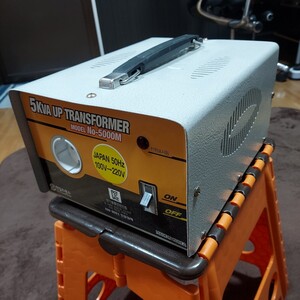 変圧器入力100Vから最大出力220Vへ.大容量5KVA.未使用品.韓国製. MODEL No.M5000.50Hz 用.