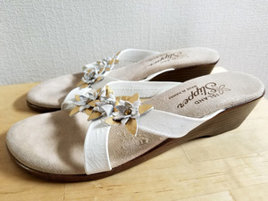 美品 ハワイ製 ISLANDSLIPPER アイランドスリッパ サンダル ８ 24,5cm ~ 25cm 白 茶 金 本革花飾り付き