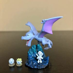 ご注意！ 立体ポケモン図鑑 SPECIAL03 トゲピー トゲピーのタマゴ トゲチック プテラ 中古品 ポケモン ポケットモンスター フィギュア