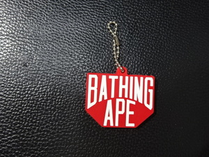 初期 A BATHING APE ロゴ ラバー キーホルダー （アベイシングエイプ） NIGO ヴィンテージ 赤 レッド 新品 アーカイブ ヴィンテージ