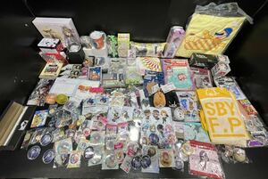 アニメ/キャラクター/雑貨/グッズ/缶バッジ/アクキー/大量/ちいかわ/ラブライブ/ディズニー/おそ松さん/その他/未使用/中古品/MIX