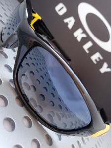 偏光・限定フレーム！ストレートジャケット☆ブラック【OAKLEY】STRAIGHT JACKET　オークリー　サングラス　POLARIZED　