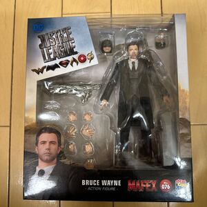 MAFEX #076 BRUCE WAYNE マフェックス メディコムトイ ブルースウェイン