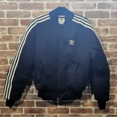 大人気商品　adidas ブルゾン