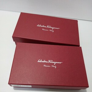 （1#）フェラガモ　Salvatore Ferragamo サルバトーレ フェラガ　（財布　長財布　ポーチ）用　箱２つ　