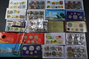 (747)外国貨幣 シンガポール 貨幣セット10点 2004年 1975年 ミントセット 干支 SGD マレーシアRM MYR付き 記念硬貨コイン $ 状態良好 額面