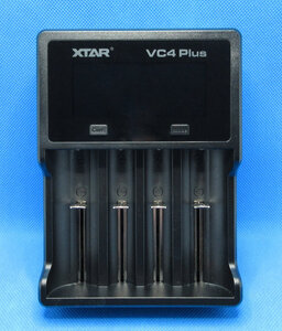 ☆送料込み☆充電器 XTAR VC4Plus（VC4SL同モデル）☆中古・美品☆ 【リチウムイオン電池・ニッケル水素電池・ニッカド電池対応】