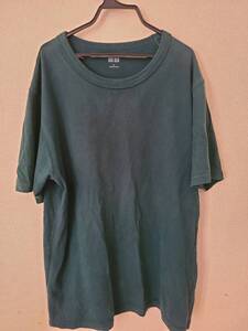 ☆　ユニクロ　UNIQLO　ネックＴシャツ　Ｌサイズ　緑　＋　おまけＬサイズＴシャツ付き　☆