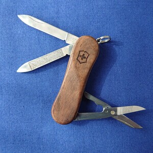 VICTORINOX(ビクトリノックス)エクゼクティブ ウッド 81 (517)