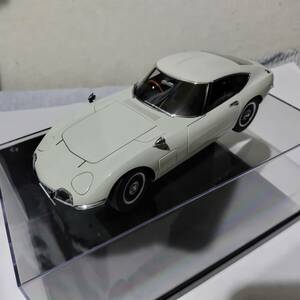 オートアート　トヨタ2000GT 18分の1