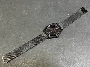 【NIXON】MINIMAL 留め具なし 動いている ジャンク JAPAN ニクソン クォーツ腕時計 クロノグラフ ダイバーズウォッチ ブラック 黒 18J