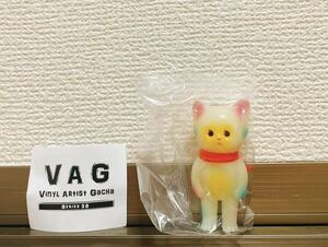 【新品未開封】VAG SERIES38 NEKO コジカトイズ 蓄光　メディコムトイ　ソフビ　フィギュア　ガチャ　ガチャガチャ　昭和　レトロ　