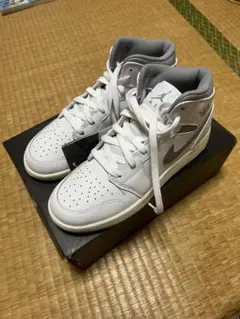 NIKE AIR JORDAN 1 MID(GS)エア ジョーダン 1 ミッド