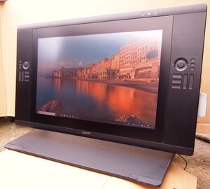 NoT774☆WACOM Cintiq 24HD touch DTH-2400/K 24型タブレット液晶 指操作OK ACアダプタ付属/ペン欠品/レバー折れ ジャンク品扱い☆