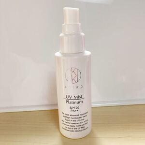 AKIKO UVミストプラチナム　日焼け止め　100ml スキンケア　SPF20 PA++ スプレー　ヘアケア　ボディケア　フェイスケア　コスメ　