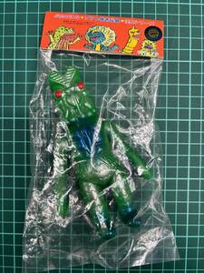 ◆初代バルタン星人 　【緑成型/青とシルバー塗装】　ぶたのはな ソフト焼き玩具怪獣シリーズ 