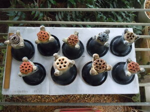 日本春蘭　　黒楽鉢　4.0寸から4.5寸　9個　　D