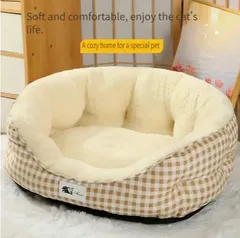 Cozy Fleece Cat Bed、冬の暖かいペットソファ、ふわふわポリエステル猫ハウス、猫用の柔らかく快適な寝床、組み立て不要