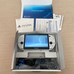 極美品 PSVITA PCH-2000 ピーエスビータ2000 ほぼ未使用 PlayStation 初期化済 ソニー内蔵1GB ヴィータ ホワイト