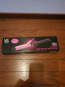 新品未使用　VSカールアイロン　PINK　ピンク　ヘアー ヘアアイロン　美容　32　在庫かぎり　人気　美容室家庭　ヴィダルサスーンヘアケア