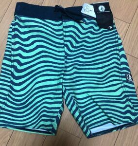 新品送料無料 ボルコム Volcom キッズ 水着 サーフパンツ　ボーイズ　Mサイズ