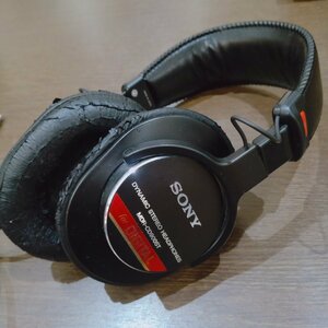 SONY　MDR-CD900ST　ヘッドホン　動作未確認　要イヤーパッド交換　ソニー　モニターヘッドホン